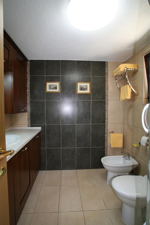 Holiday Home Ametist Kotor Oda fotoğraf